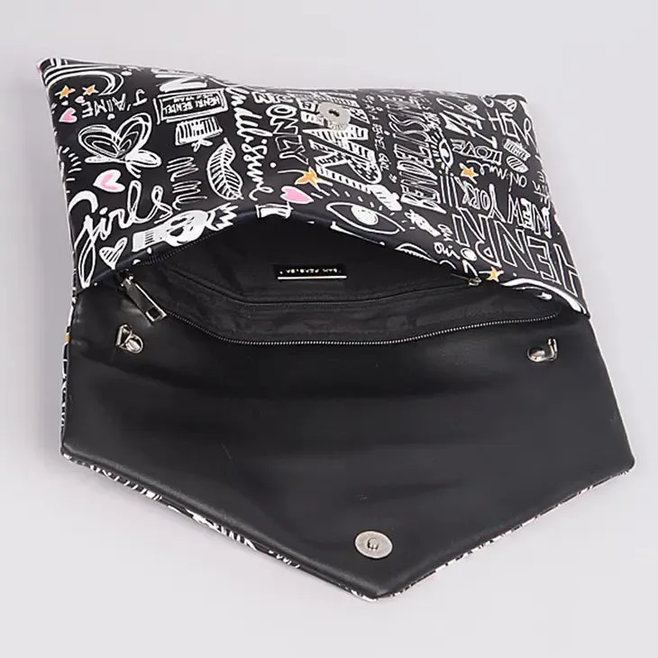 3AM Lovely Doodle Print Clutch