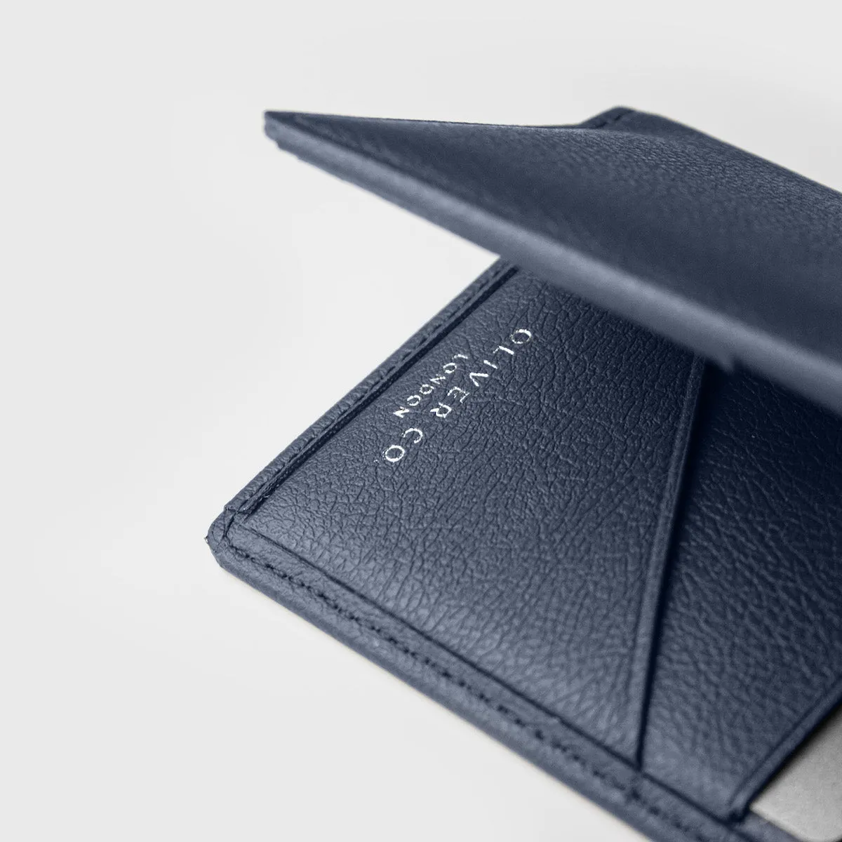 Billfold Compact Wallet | Grained Apple Skin