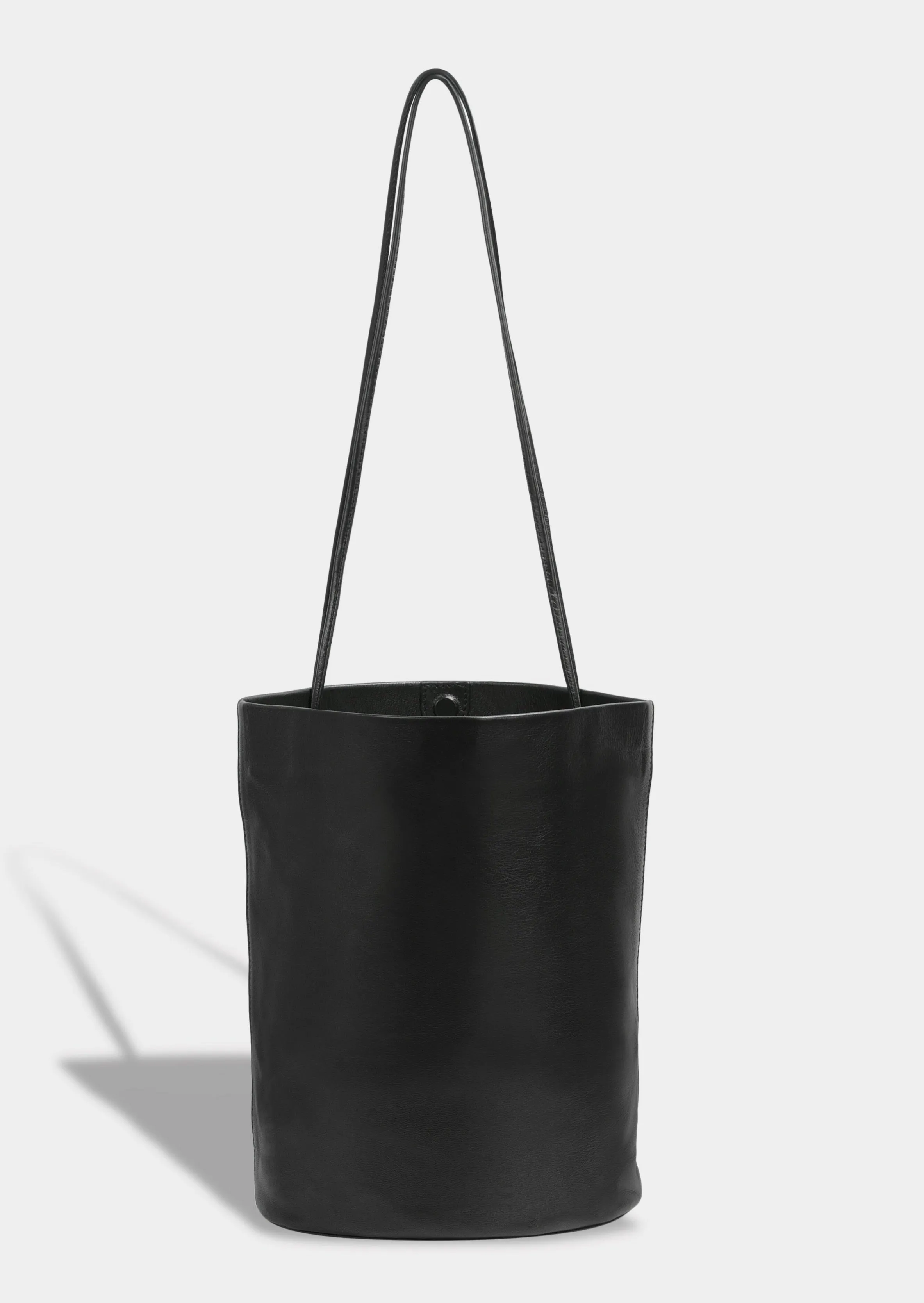 Drape Oval Bucket | Black