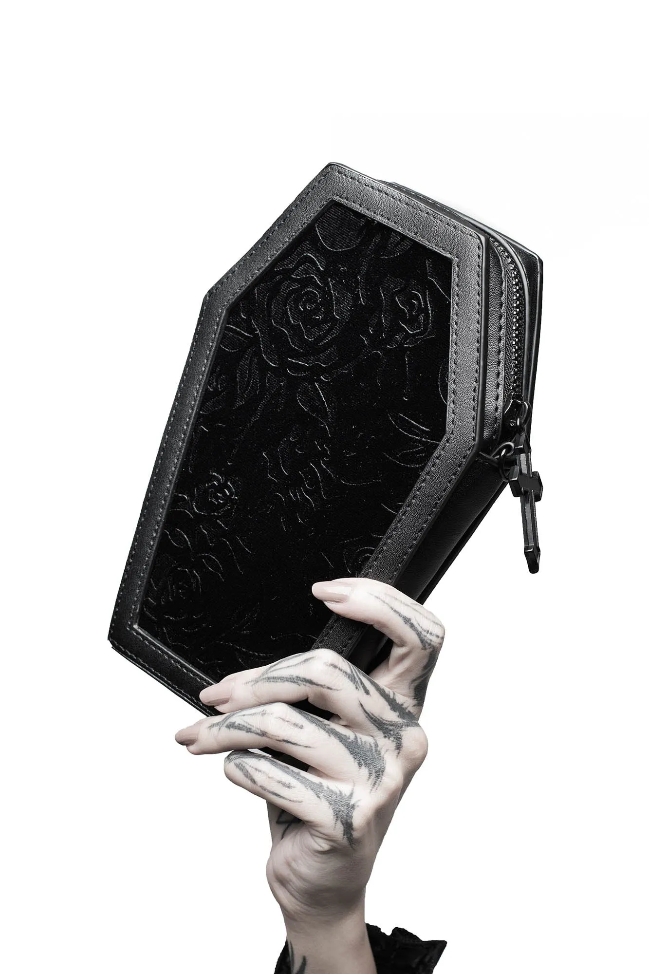 Vampire's Kiss Coffin Wallet [B]