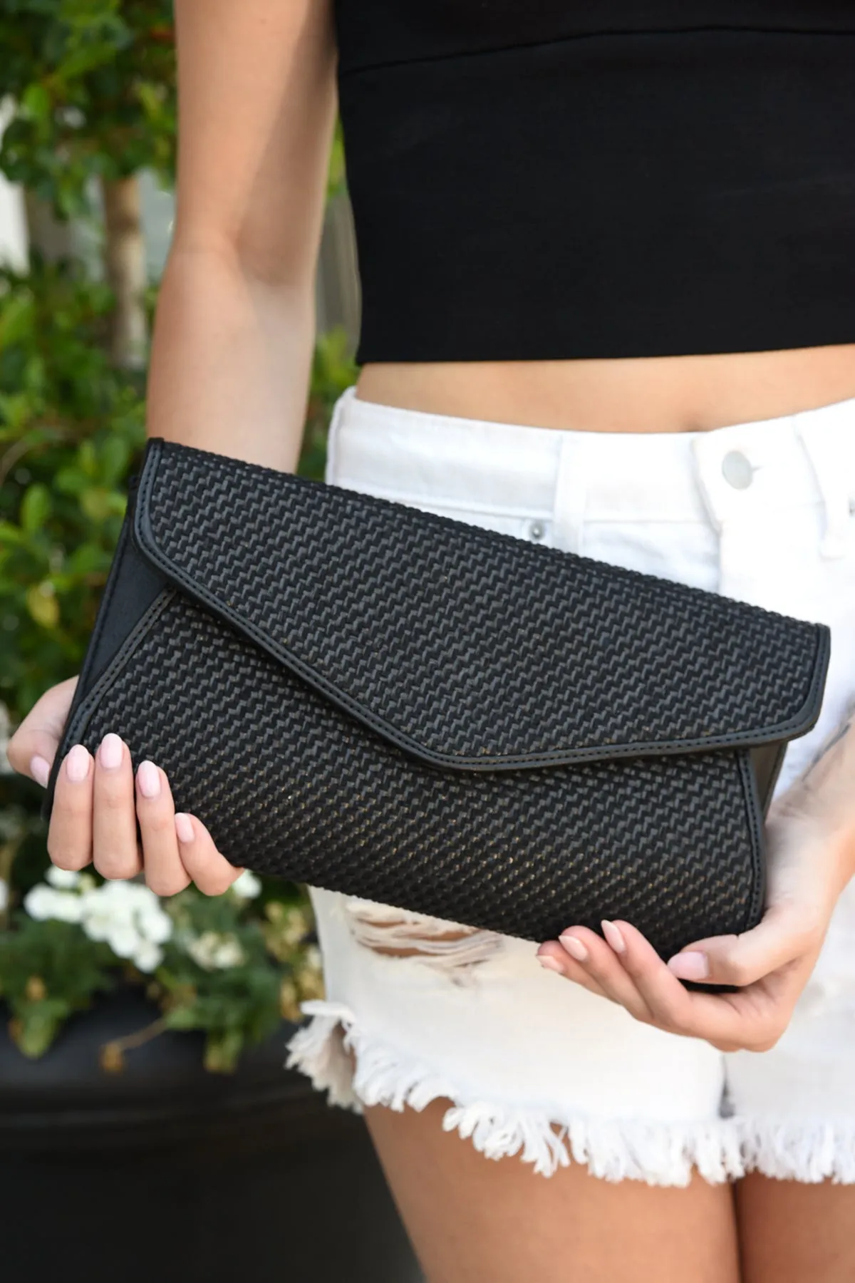 WOVEN ENVELOPE CLUTCH -BLACK